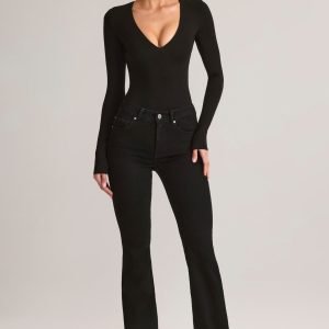 Mid-Rise Flared Jeans in Black