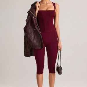 Modal Mid-Rise Capri Leggings in Wine